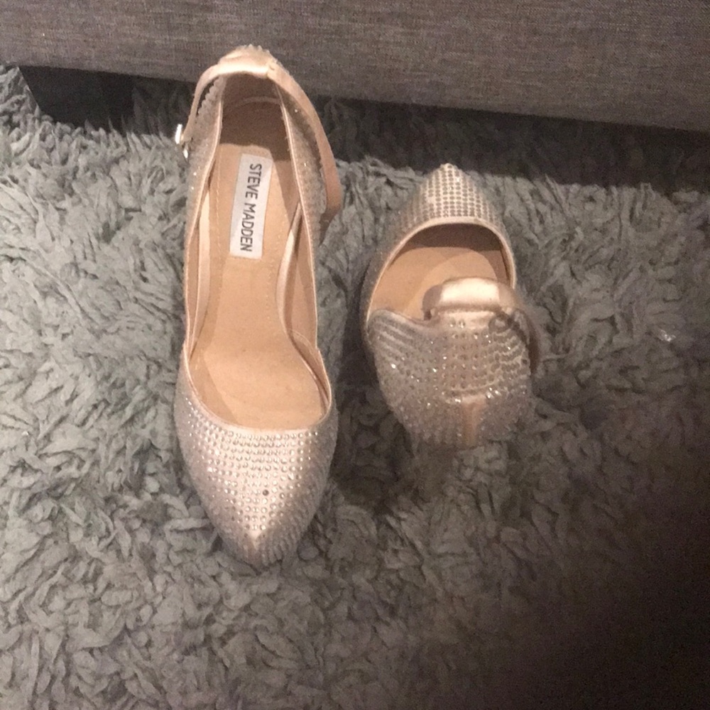 Shoes - Picture 4 of 4